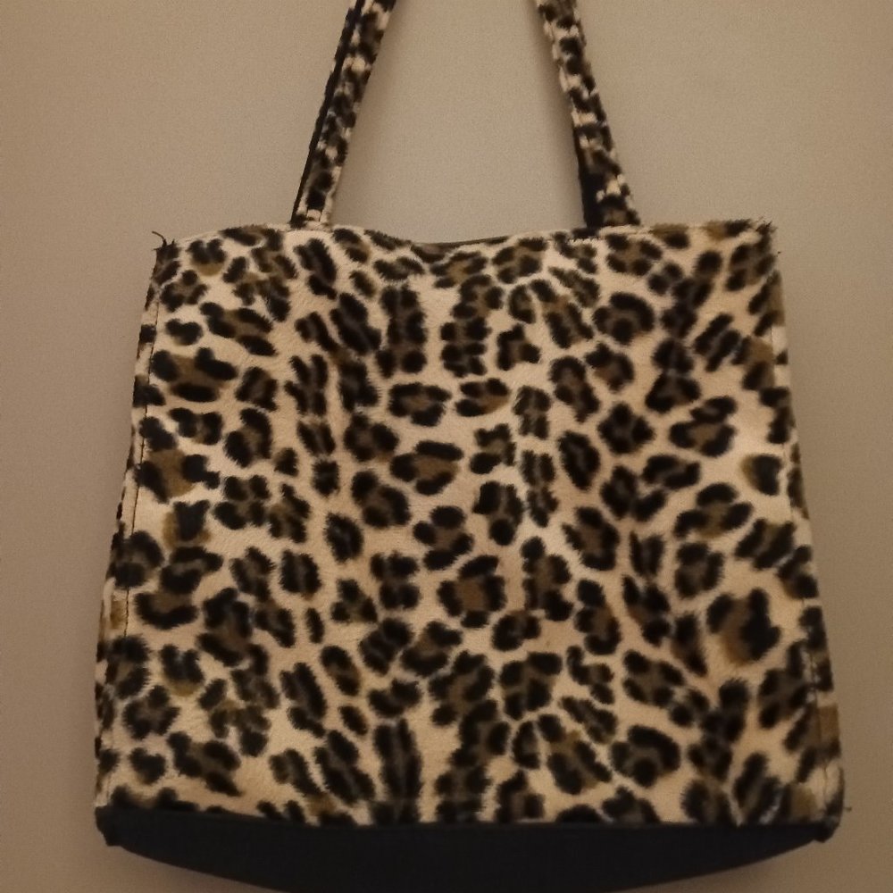 ANIMAL PRINT SNAP HANDBAG